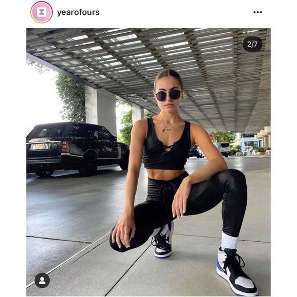 NWT Year of Ours Gloss Football Bra Black Glossy $79 - Picture 15 of 16